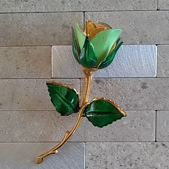 Giovanni Jewelry - 💖 3/$15 Giovanni Green and Gold Rose Pin